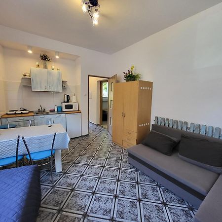 Studio-Tani Apartament Рови Екстериор снимка